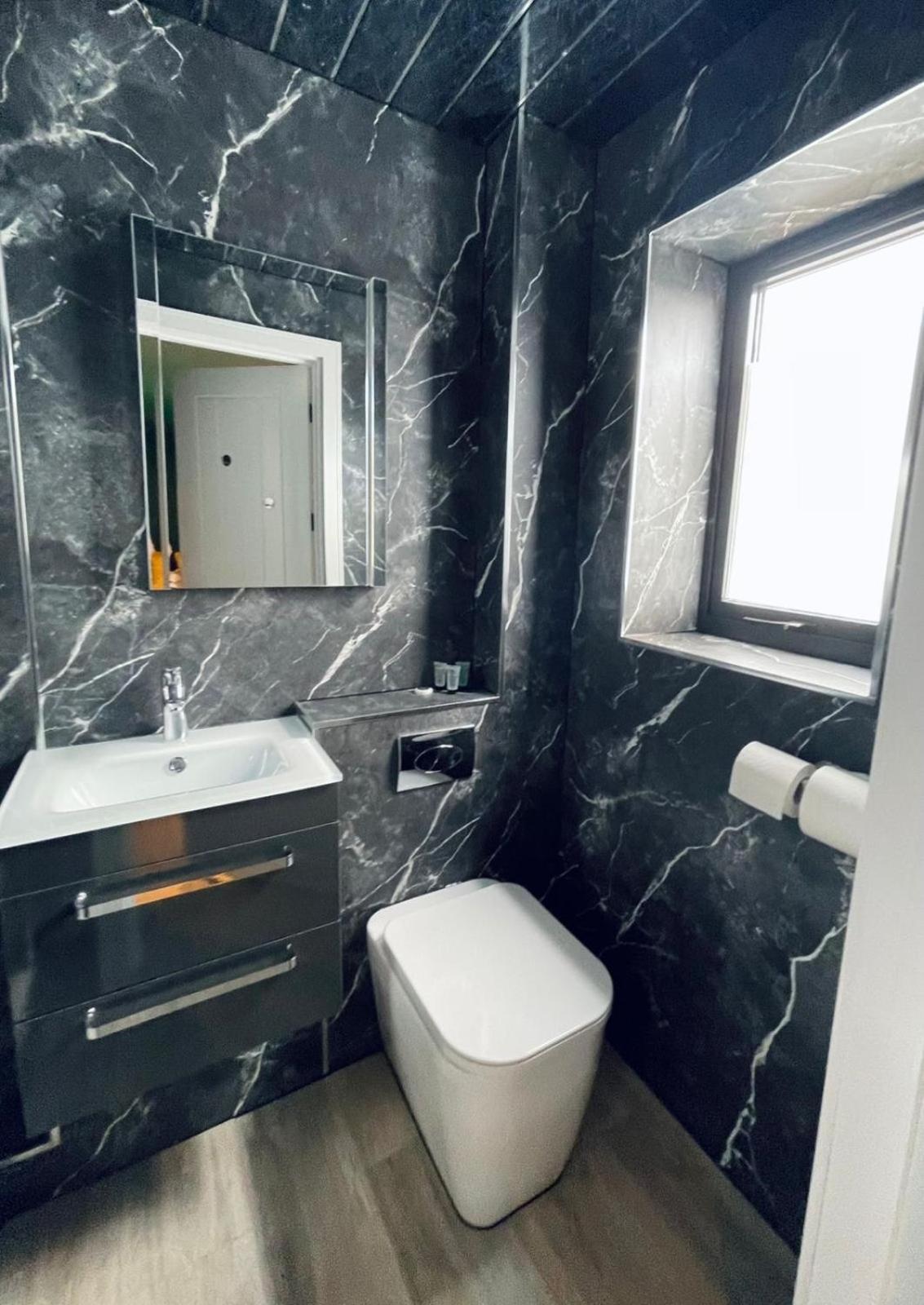 Sky City Apartments Coventry Extérieur photo